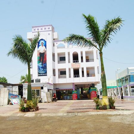 Hotel Utsav Shirdi Zewnętrze zdjęcie