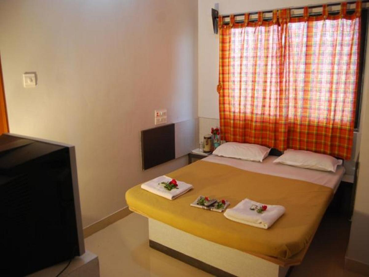 Hotel Utsav Shirdi Zewnętrze zdjęcie
