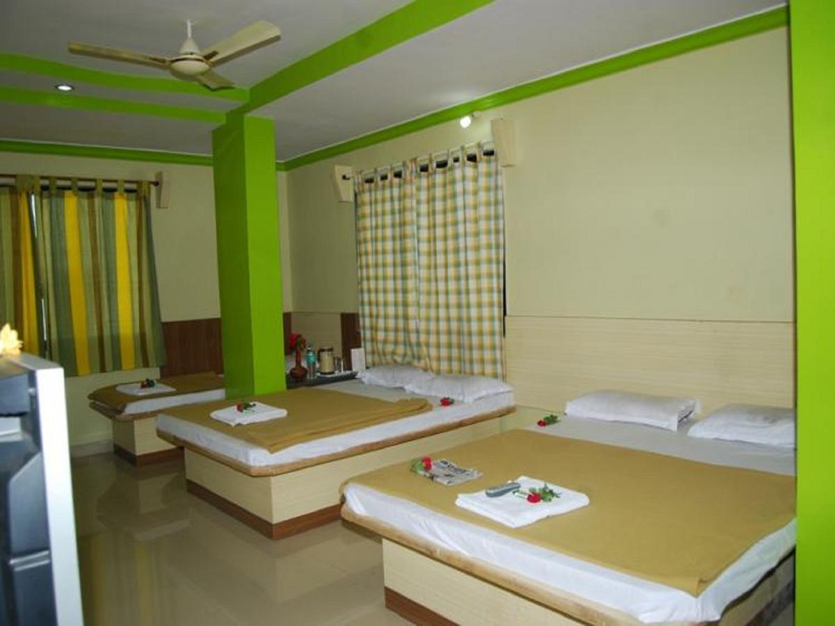 Hotel Utsav Shirdi Zewnętrze zdjęcie